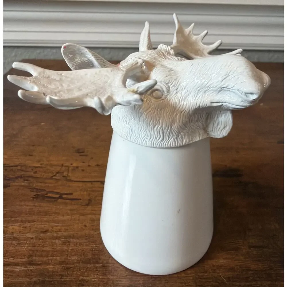Unbranded moose head